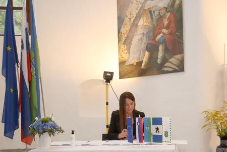 Podpis namere za digitalizacijo arhiva ljudskih pesmi Notranjske 12 FOTO LJUBO VUKELIČ